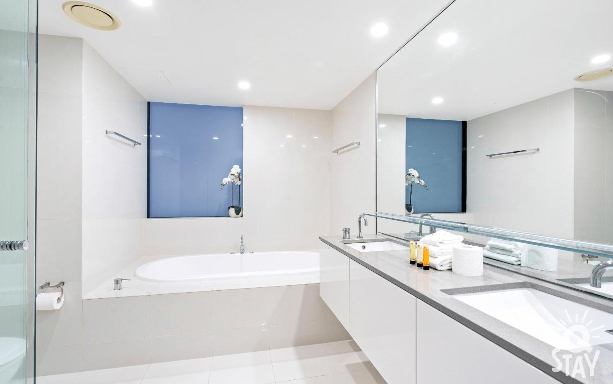 Circle On Cavill By Vaun Aparthotel *